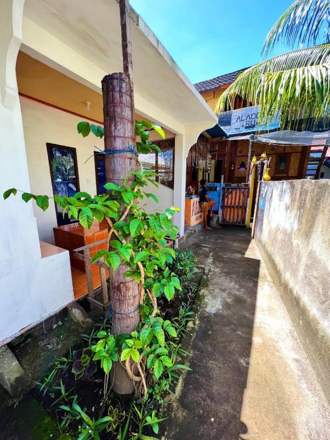 Aladdin Homestay Гили Еър Екстериор снимка