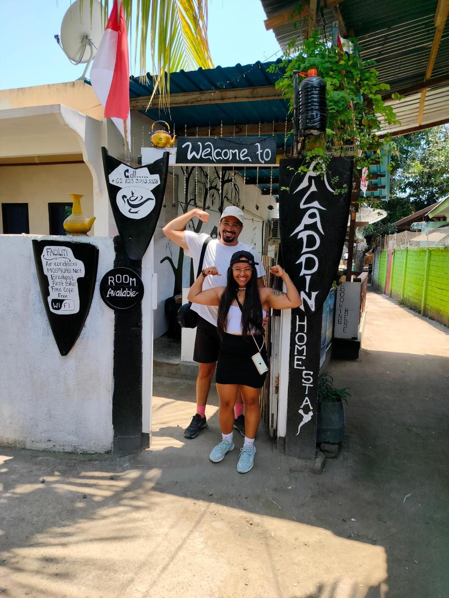 Aladdin Homestay Гили Еър Екстериор снимка