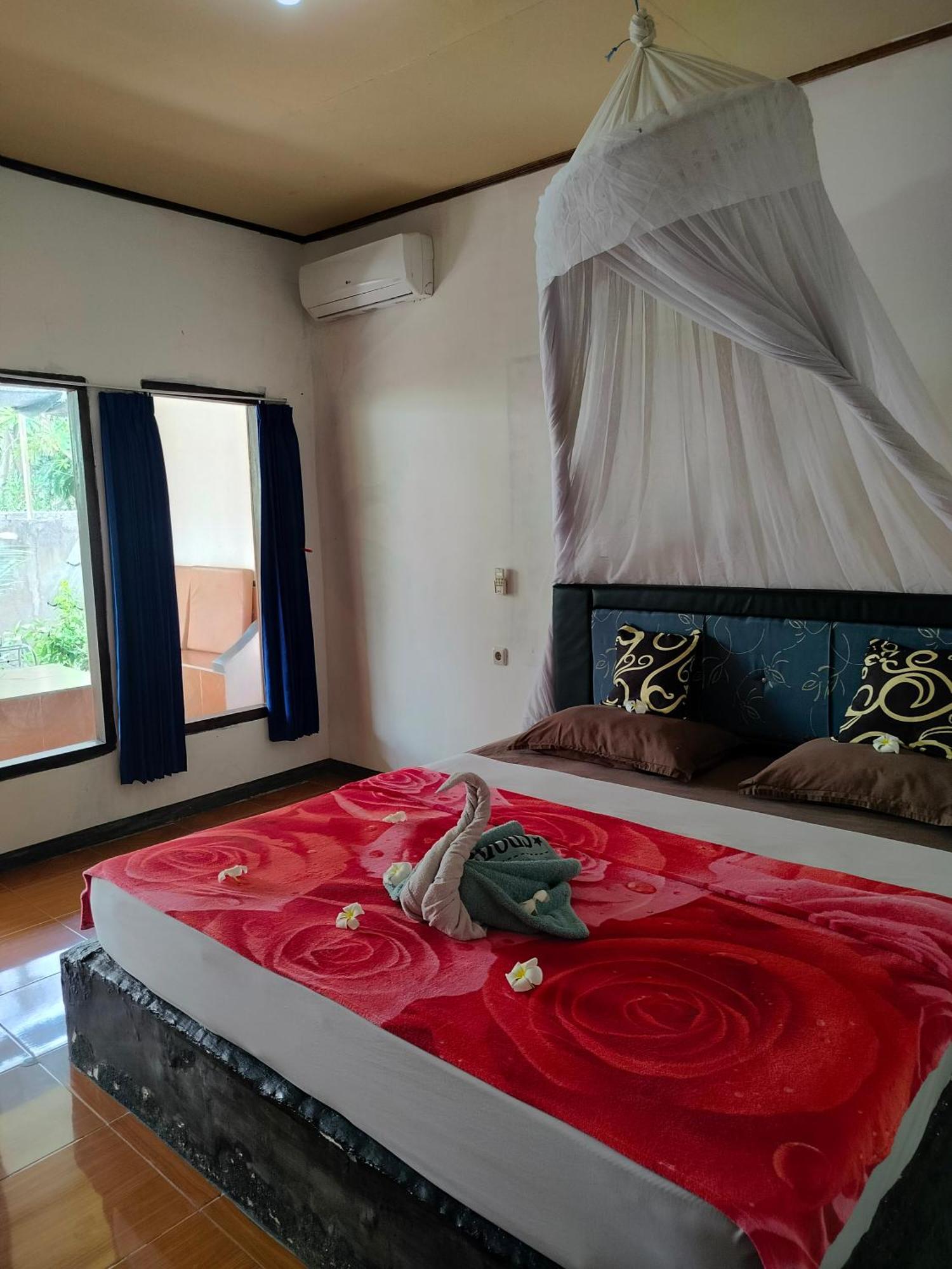 Aladdin Homestay Гили Еър Екстериор снимка